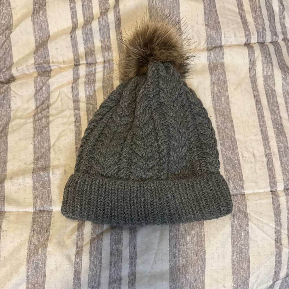 Cozy Gray Knit Beanie with Faux Fur Pom